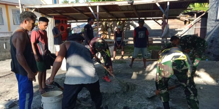 Satgas Pamrahwan Yonif Raider Khusus 732/Banau Melaksanakan Kerja Bakti.