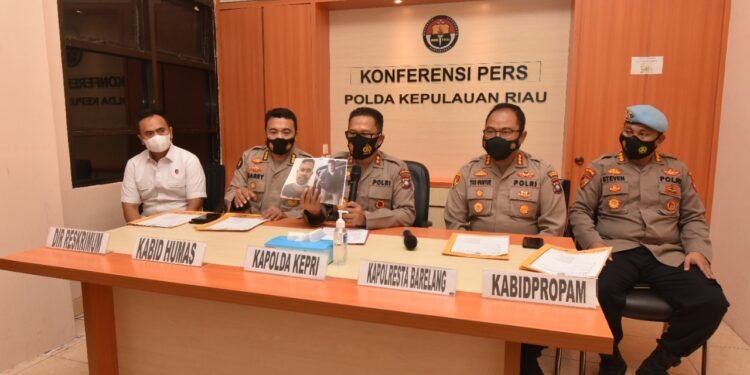 Konferensi Pers Terkait Viralnya Video Tindak Pidana Penganiayaan Di Kopitiam 212 Batam.