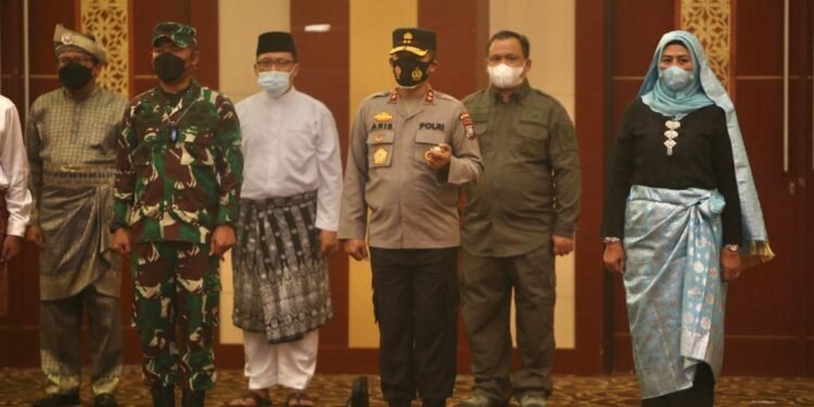Kapolda Kepri Hadiri Upacara Peringatan Hari Sumpah Pemuda Ke-93 Tingkat Provinsi Kepulauan Riau.