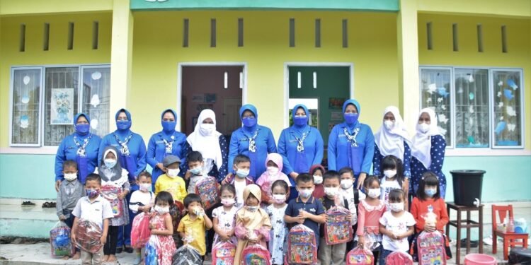 Ketua Korcab lV DJA l Mengunjungi Paud, TK Dan SD Hangtuah Tanjungpinang.