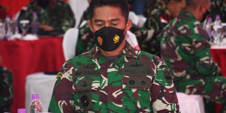 Danrem 033/WP Hadiri Peringatan HUT Brimob Ke-76 di Mako Brimob Polda Kepri.