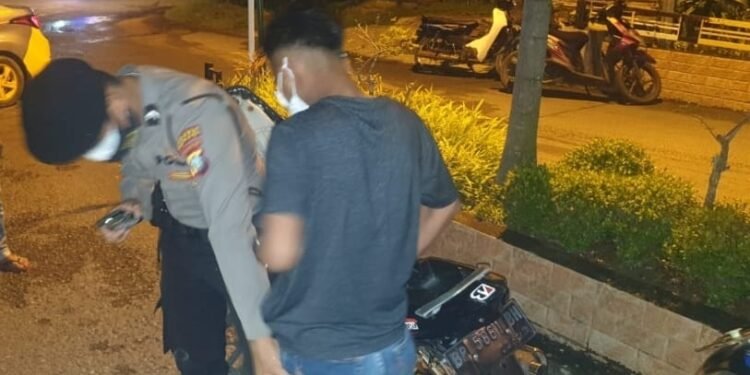 Jaga Kamtibmas tetap Kondusif Polsek jajaran Polres Bintan Laksanakan KRYD Dan Operasi Yustisi.