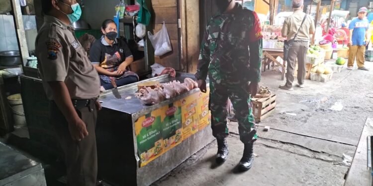 Serda Tito, Sasar Himbuan Protokol Kesehatan Dan PPKM Level 2 Di Pasar Harjodaksino.