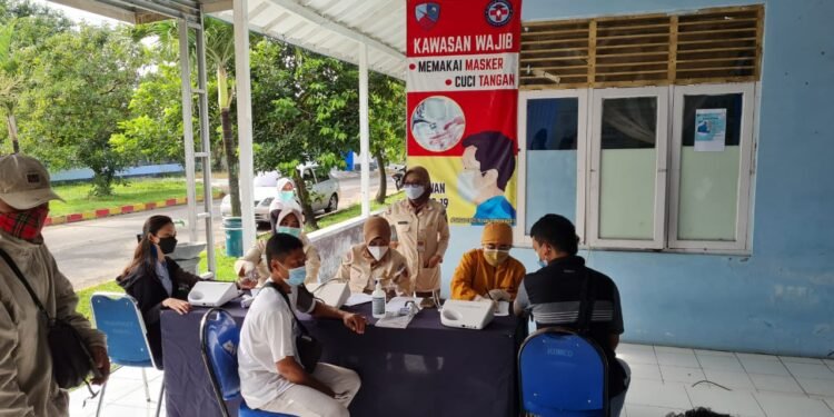 RSAU dr. Siswanto Lanud Smo Lanjutkan Vaksinasi Astrazeneca Tahap Kedua.