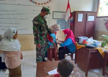 Babinsa Sambi Dukung Tim Bias Puskesmas Sambi.