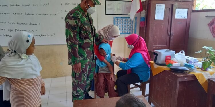 Babinsa Sambi Dukung Tim Bias Puskesmas Sambi.