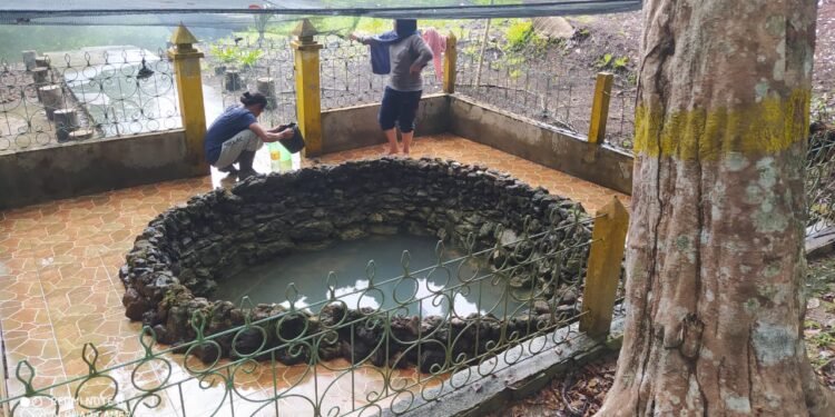 Lestarikan Situs Sejarah Sumur Hangtuah, Kades Dan Warga Tinjul Kampung Rachmad Gobel Laksanakan Goro Rutin.