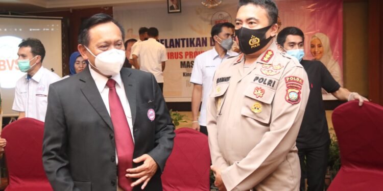 Kabid Humas Polda Kepri Hadiri Pengukuhan Persatuan Bola Voli Seluruh Indonesia Pengvrop Kepri.