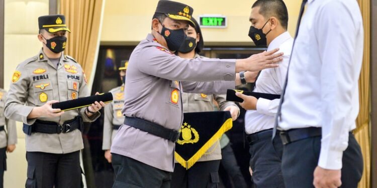 Lantik 44 Eks Pegawai KPK Jadi ASN, Kapolri: Kita Perkuat Komitmen Pemerintah Dalam Rangka Antikorupsi.