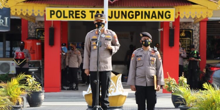 Kapolres Tanjungpinang Pimpin Apel Penutupan Latja Siswa SPN Polda Kepri.