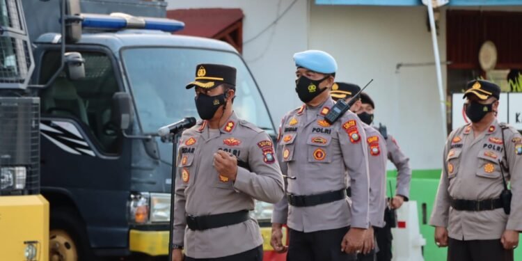 Kapolres Bintan Pimpin Pengamanan Aksi Unjuk Rasa Buruh Di Bintan.