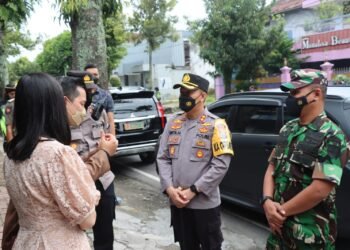 Dandim 0808 Bersama Kapolres Blitar, Pastikan Pelaksanaan Natal Di Wilayah Berjalan Aman.
