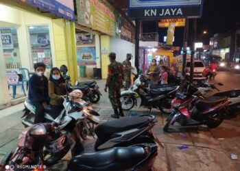 Patroli Terus Dilakukan Agar Warga Tetap Disiplin.