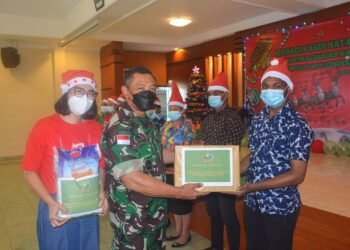 Persit Koorcab Rem 172 Berbagi Kasih Natal Bersama Panti Asuhan.