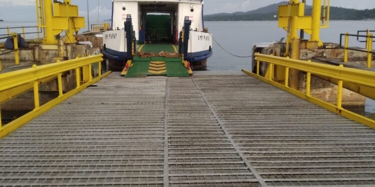 Tahap Uji Coba Ramp Door Pelabuhan Roro Jagoh, Ini Penjelasan Kabid Darat Dishub Lingga.