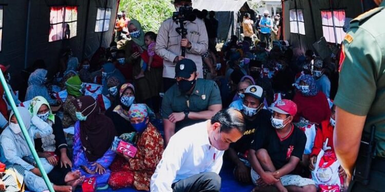 Cerita Warga Pengungsi Saat Gunung Semeru Erupsi.