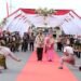 Resmi Masuki Mapolda, Kapolda Riau Disambut Adat Tepuk Tepung Tawar.