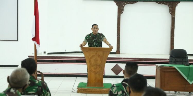 Awali Pelaksanaan Tugas di Tahun Baru, Danrem 071/Wijayakusuma Berikan Jam Komandan.