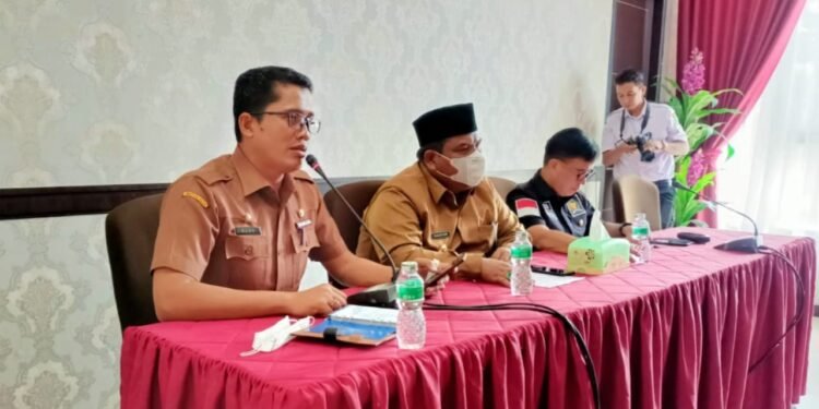 Senator Alirman Sori Kunker di Kabupaten Padang Pariaman, Dalam Rangka Tinjauan Pengerjaan Tol Padang – Pekanbaru.