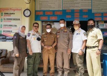 Bupati Eka Putra Kunjungi Beberapa OPD, Berikan Motivasi.