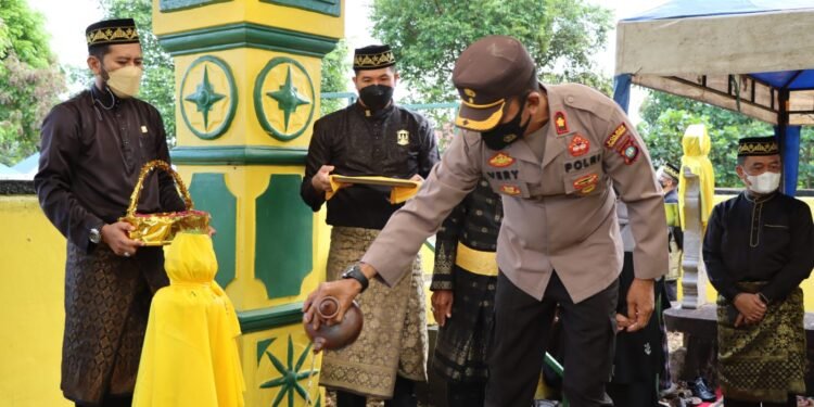 Bersama Forkopimda, Wakapolres Tanjungpinang Ikuti Ziarah Makam Hari jadi Kota Tanjungpinang.