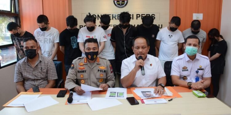 Ditreskrimum Polda Kepri Berhasil Amankan Tersangka Tindak Pidana Penipuan Penipuan Dan Pemerasan Dengan Modus Sex Phone.