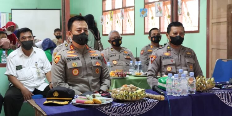 Polres Kendal Gelar Vaksinasi Merdeka Anak Usia 6-11 Tahun Di SDN 1 Magelung.