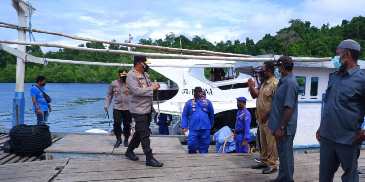 Kapolda Papua Barat Kunjungi Kampung Dabatan, Misool selatan, Ada Apa?.