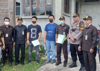 Walaupun Berjalan Alot Akhirnya PN Sintang Laksanakan Eksekusi Lahan dan Bangunan di Kelurahan Rawa Mambok Sintang.