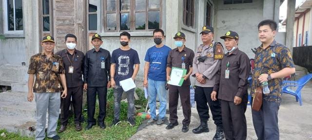 Walaupun Berjalan Alot Akhirnya PN Sintang Laksanakan Eksekusi Lahan dan Bangunan di Kelurahan Rawa Mambok Sintang.
