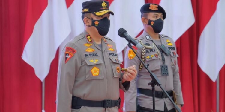 Kapolda Irjen M Iqbal Pimpin Serah Terima 4 Pejabat Utama Dan 2 Kapolres Jajaran Polda Riau.