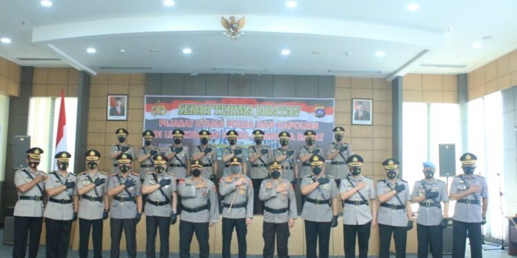 Kapolda Sumbar Pimpin Sertijab 5 PJU dan 5 Kapolres.