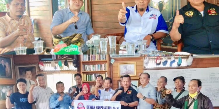 Ketua DPW – MOI Sumbar Serahkan SK Dewan Pembina Sumbar Kepada Dr. H Fauzi Bahar,M.S.i.