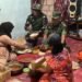 Koramil Nimboran Bantu Dapur Umum Bagi Masyarakat Korban Banjir.