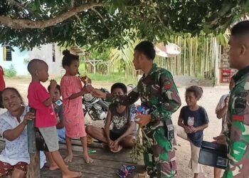“Kitorang Basudara” Satgas Yonif 126/KC Jalin Kebersamaan Dengan Warga Perbatasan.