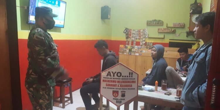 Koramil Selo Disiplinkan Warga Samiran.