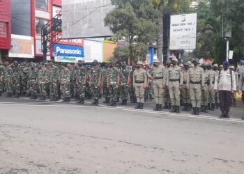 Korem 172/PWY Bantu Pembersihan Pasca Banjir di Kota Jayapura.