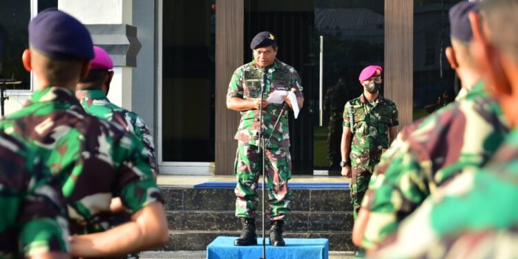 Danlantamal XIV Pimpin Upacara Purna Tugas Bintara TNI AL.