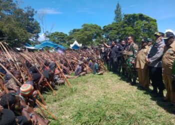 Redam Konflik, TNI-Polri dan Pemkab Temui Masyarakat Dari Dua Kelompok Massa.