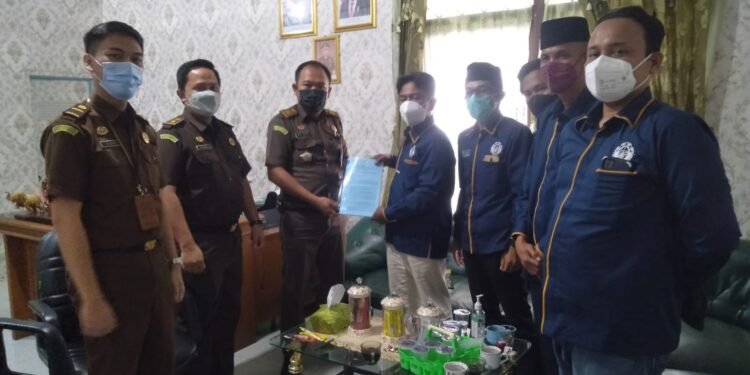 Lembaga KAMPUD Dukung Kejari Lampung Timur Tuntaskan Laporan Dugaan Korupsi Hibah Umroh Tahun 2019.