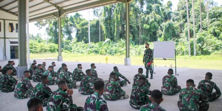 Asah Kemampuan, Prajurit Roda Rantai Kakatua Raja Sakti Pasmar 3 Laksanakan Latihan Mengemudi Ranpur.