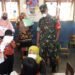 Babinsa Tambak Sukseskan Program Vaksin Anak Usia Dini.