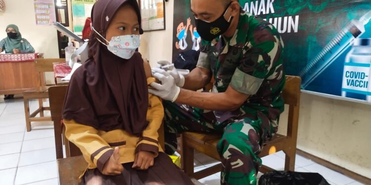 Vaksinasi Kepada Anak Usia 6-11 Tahun Digelar di 2 Tempat di Cemani, Grogol, Sukoharjo.