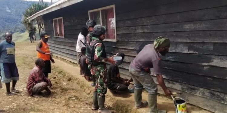 Wujudkan Kepedulian Terhadap Rumah Ibadah, Pos Grimbun Satgas Yonif RK 114/SM Laksanakan Karya Bakti.