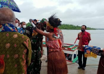 Danramil 1802-04/Seget Mewakili Dandim 1802/Sorong Hadiri Peresmian Gereja.