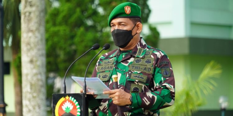 Tetap Prokes, Korem 071/Wijayakusuma Gelar Upacara Bulanan Awal Tahun 2022.