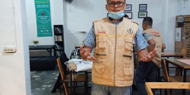 Ribut-Ribut Soal Ijazah Palsu Bupati Rohil, Aktivis Larshen Yunus: “Sebaiknya Dipending Dulu, Ibu Kandung Beliau Lagi Sakit”.