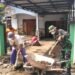 Antisipasi Banjir Babinsa Koramil Nogosari Laksanakan Karya Bakti Bersihkan Selokan.