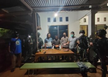 Sinergitas Satgas Pamtas RI-PNG Yonif 711/RKS Bersama Aparat Gabungan Berhasil Melakukan Penangkapan Terhadap Pelaku Jual Beli Ganja.