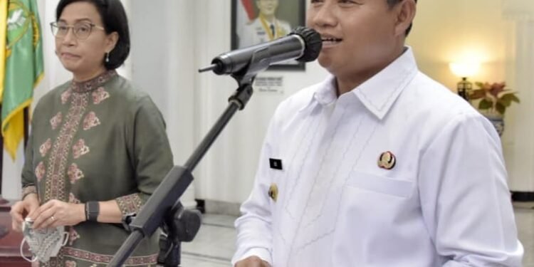 Uu Ruzhanul Tuntut Permintaan Maaf Arteria Dahlan, Panglima Santri Siap Kerahkan Komunitas Pesantren Bela Suku Sunda.